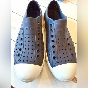 Native Men's Blue Slip-On Shoes men’s size 8/ Women’s size 10